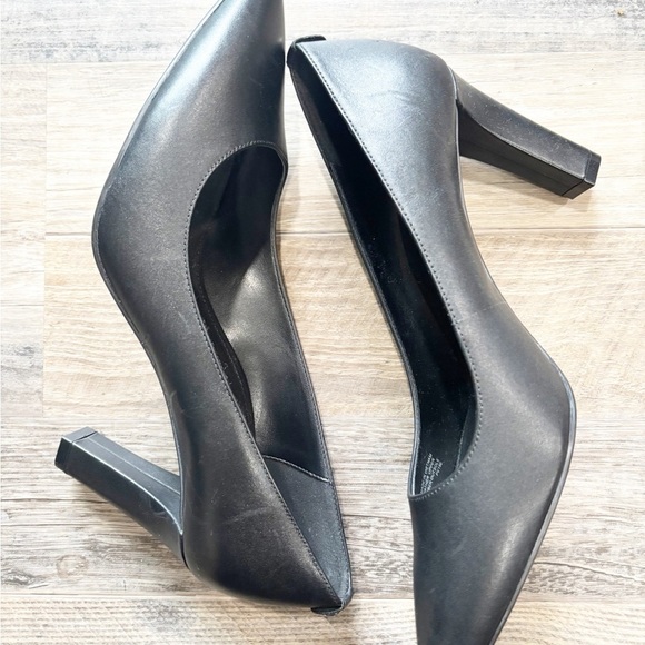 MICHAEL MICHAEL KORS Abbi Flex Leather Pump - Picture 6 of 8